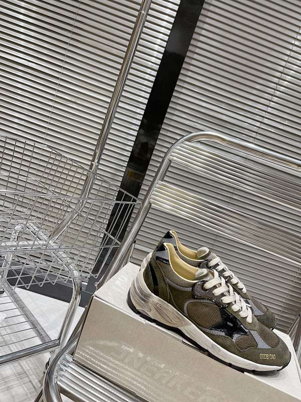 Golden Goose sneaker